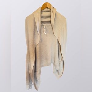 Lululemon Hooded Cardigan
Sweater, Oatmeal Cream color, Long Sleeve
Women's 6